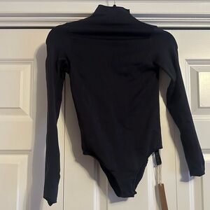 Skims ESSENTIAL BODYSUITS LONG SLEEVE MOCK NECK BODYSUIT Size S/M